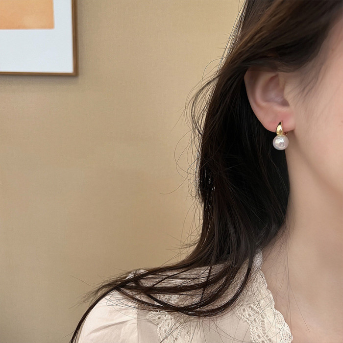 2022 New Pearl Small Hoop Earrings Ear Studs for Women Gold Color Huggies Eardrop Wedding Fashion Piercing Jewelry