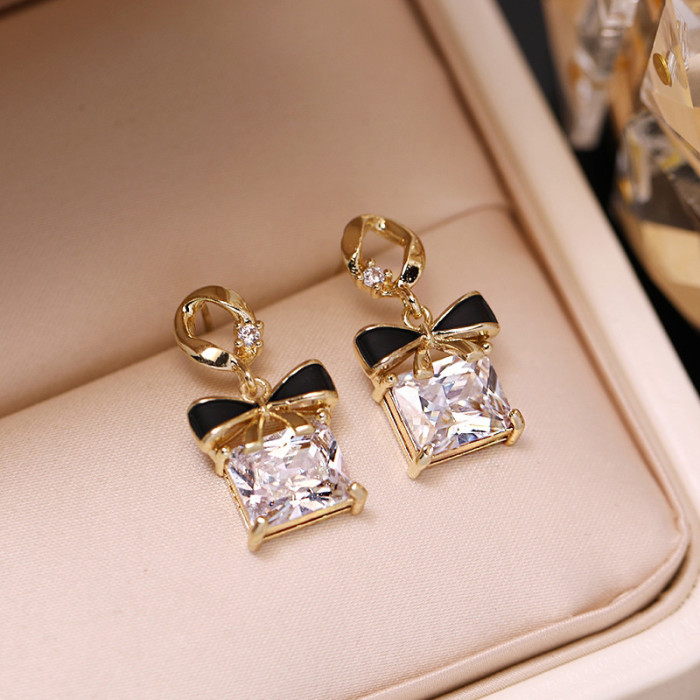 Korean New Fashion Jewelry Exquisite Copper Inlaid Zircon Bow Square Crystal Earrings Elegant Women's Wedding Party Accessories
