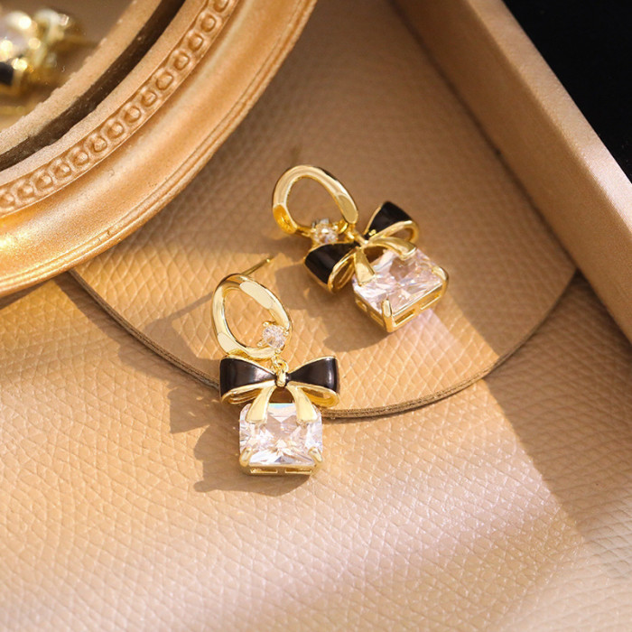 Korean New Fashion Jewelry Exquisite Copper Inlaid Zircon Bow Square Crystal Earrings Elegant Women's Wedding Party Accessories