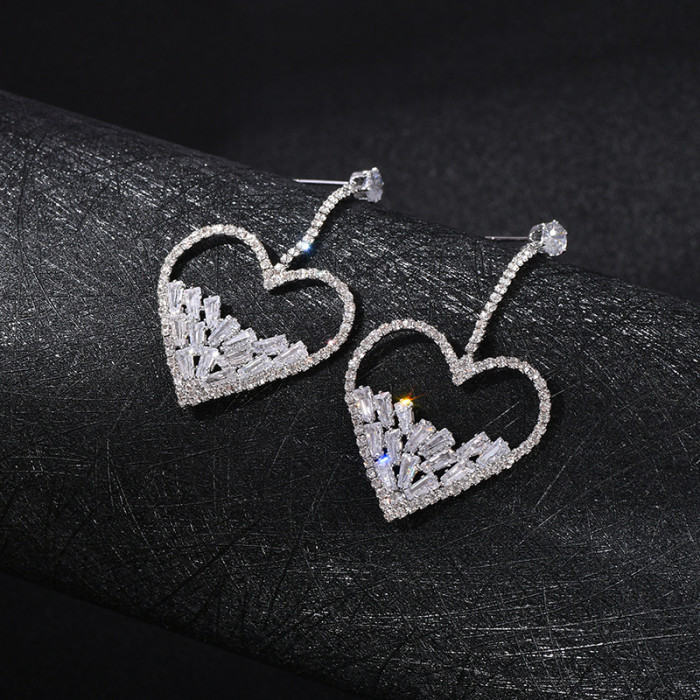 Hot Sale Heart Shape Women Drop Earrings Jewelry Full Shiny Crystal Zircon Wedding Engagement Party Girl Fashion Ear Ring