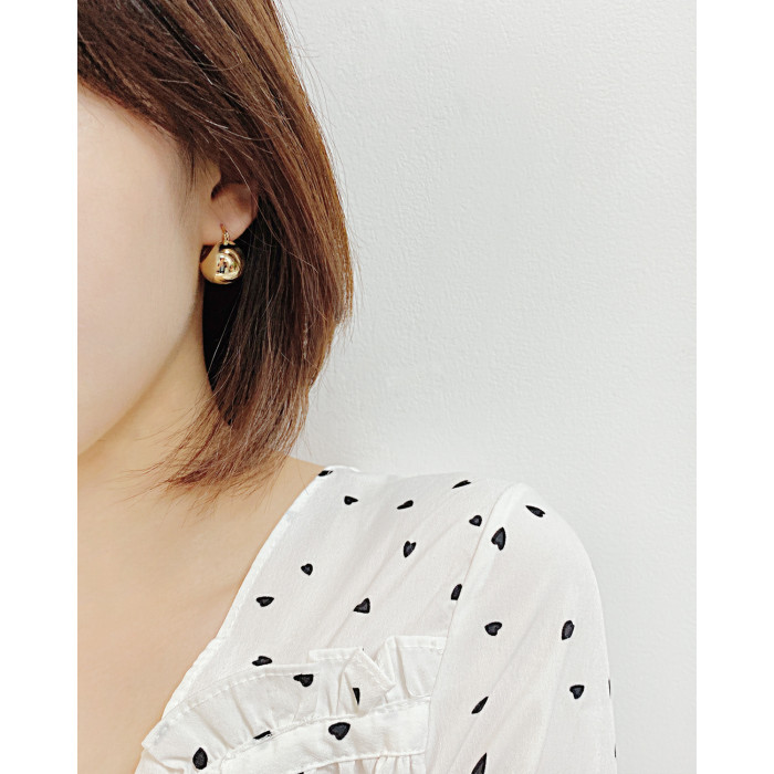 Ornament Wholesale Fashion S925 Silver Ear Studs Vintage Small Balls Stud Earrings for Women