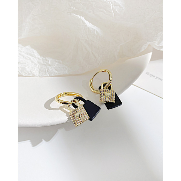 Ornament Fashion Artistic Vintage S925 Silver Ear Studs Earrings Personalized Love Lock Head Earrings for Women