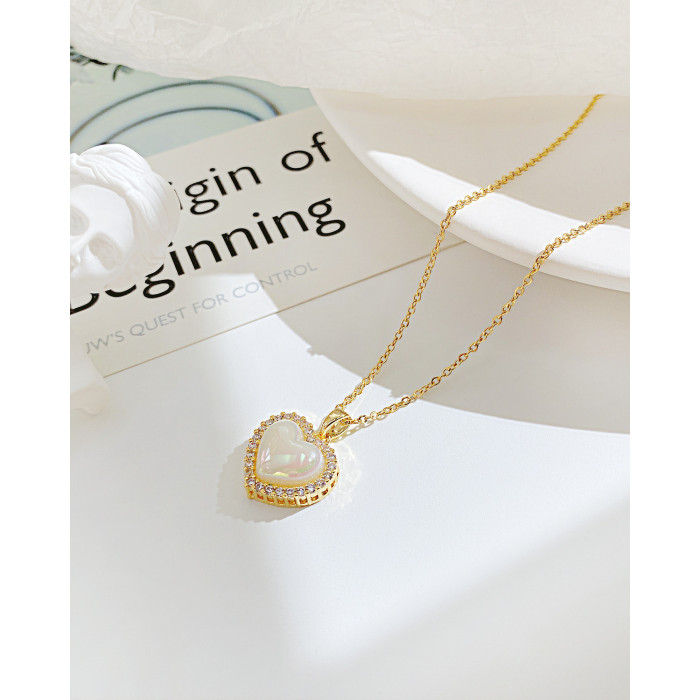 Ornament Fashion Micro Inlaid Zircon Luxury Niche Stainless Steel Heart Necklace for Women