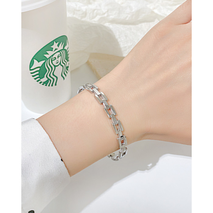 Ornament Wholesale Fashion Hollowed-out Square Bracelet Female Niche Luxury Personality Stainless Steel Bracelet 1024