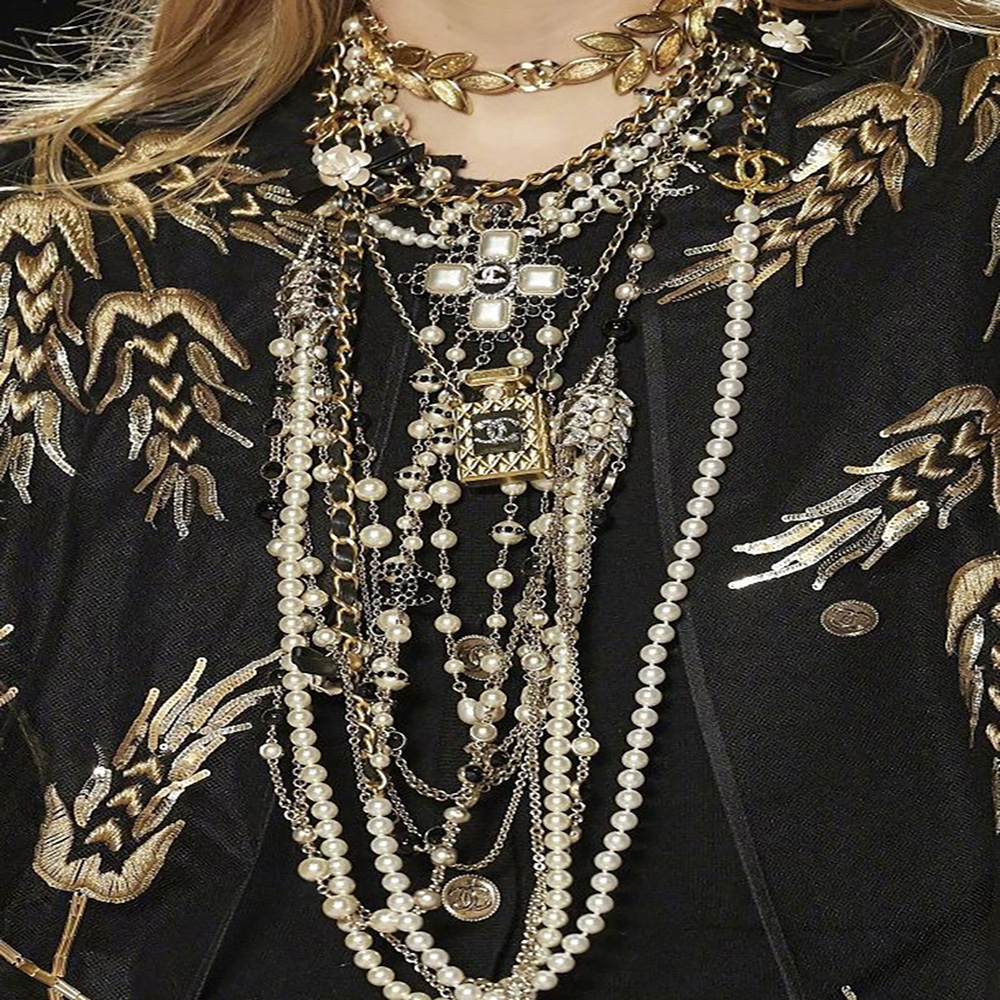 What is the difference between fashion jewelry and fine jewelry