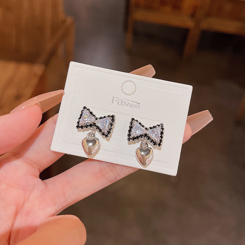 New Korean Style Black Zircon Bow Love Heart Earrings Sweet Small Cute Heart Shaped Earrings