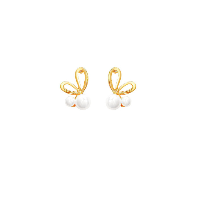 Romantic Fashion Korean Hollow Love Heart Pearl Small Stud Earrings for Women Teem Wedding Jewelry
