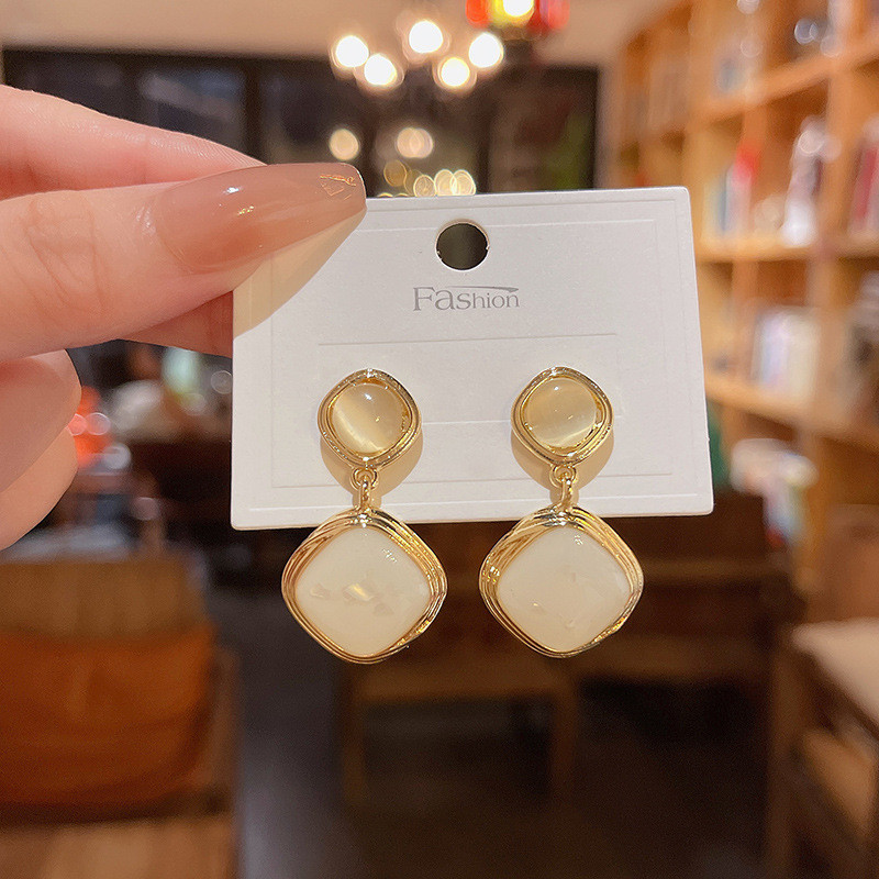 Hot Sale Vintage Opal Stone Flower Drop Earrings for Women Cute Micro Paved Statement Waterdrop Jewelry
