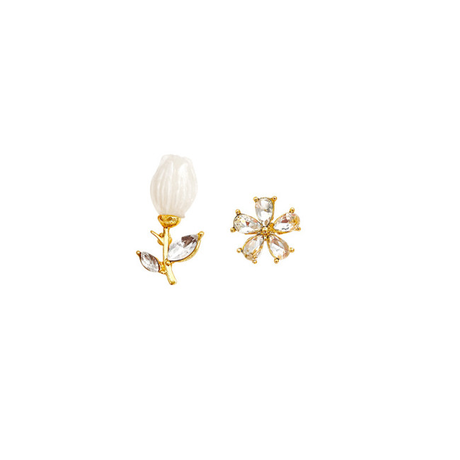 Tulip Flower Stud Earings for Women Simple Small Fresh Irregular Stud Earrings