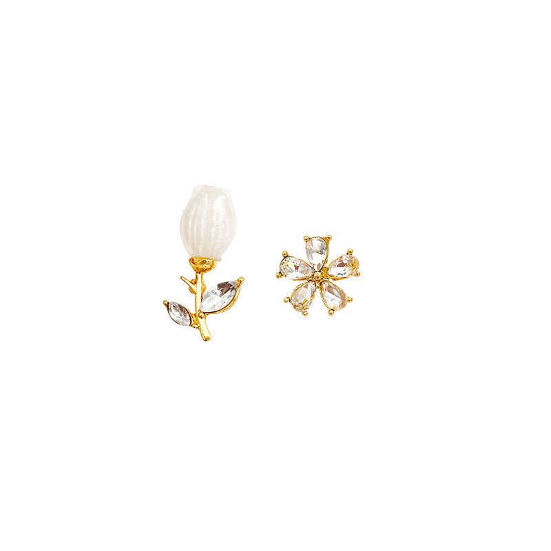 Tulip Flower Stud Earings for Women Simple Small Fresh Irregular Stud Earrings
