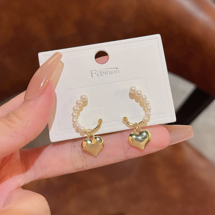 Wholesale 2022 Trendy Korean Fashion Luxury Heart Pearl Earring for Women Girls C Shape Elegant Aesthetic Vintage