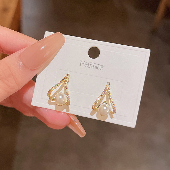Wholesale 2022 New Inlaid Rhinestone Pearl Stud Earrings Women Personality Fashion Unique Design Wedding Jewelry Birthday Gift