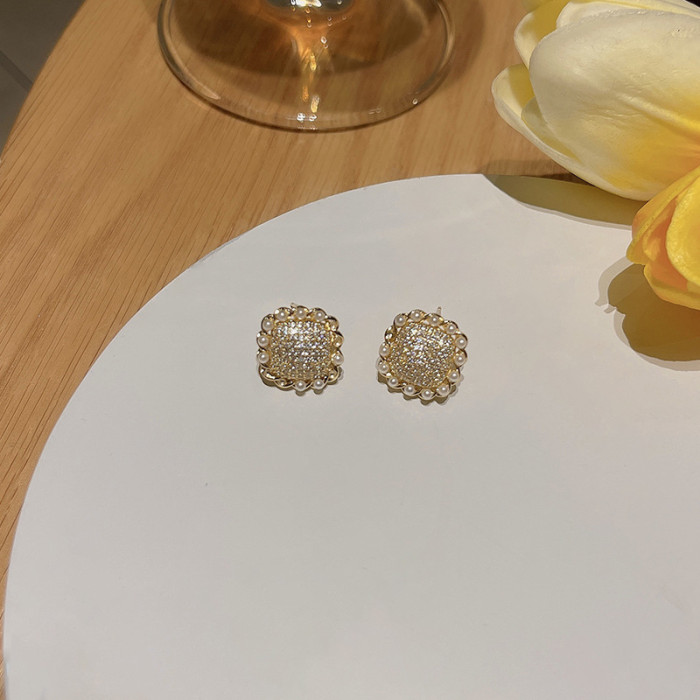 Full Crystal Square Pearl Stud Earrings for Women Korean Zircon Love Aesthetic Daily Life Light Luxury Temperament Jewelry Gift