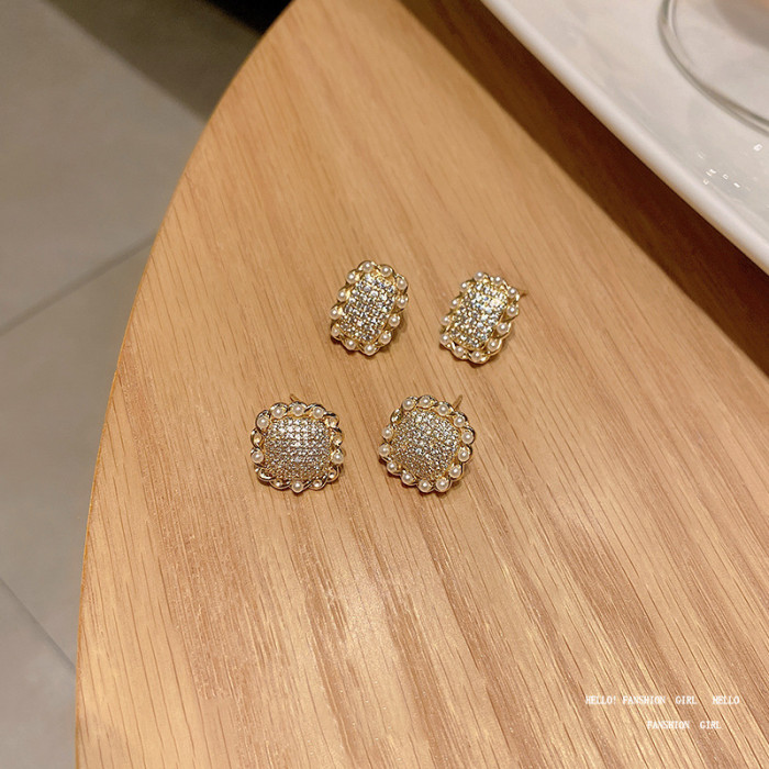 Full Crystal Square Pearl Stud Earrings for Women Korean Zircon Love Aesthetic Daily Life Light Luxury Temperament Jewelry Gift