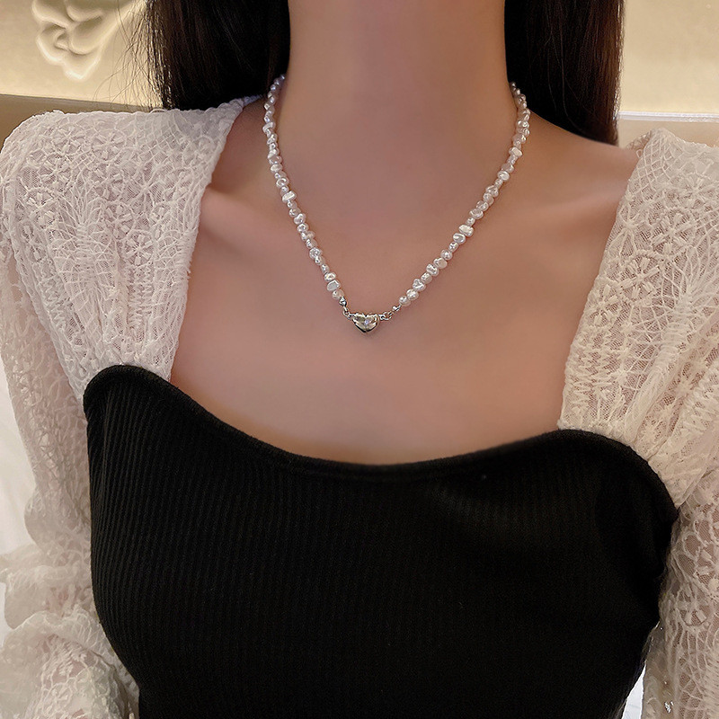 New Fashion Simple Pearls Jewelry Geometric Magnet Heart Necklace Irregular Pearl for Women