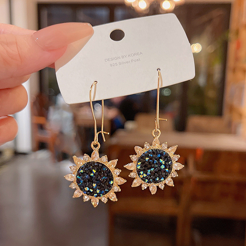New Design Fashion Jewelry Exquisite Inlaid Zircon Sunflower Earrings Elegant Female Shiny