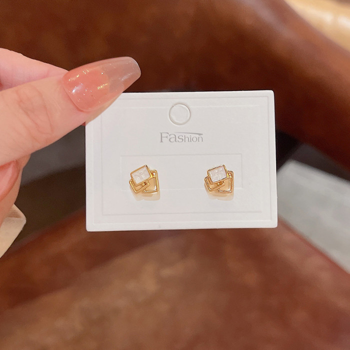 Dripping Oil Square Earrings Exquisite Golden Mini Fashion Ladies Ladies Jewelry Gifts