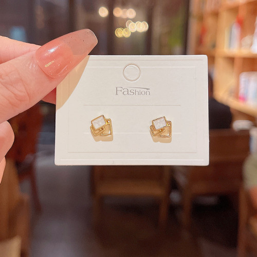Dripping Oil Square Earrings Exquisite Golden Mini Fashion Ladies Ladies Jewelry Gifts