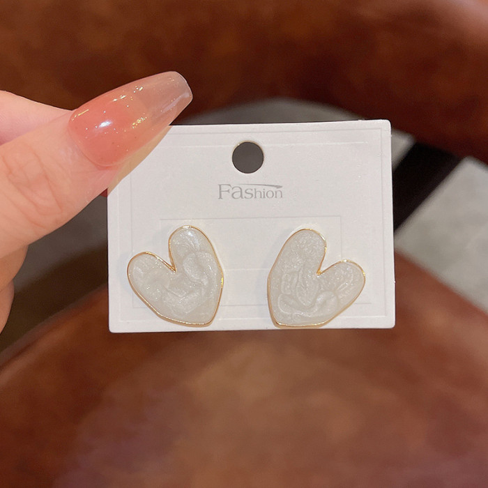 Small Enamel Heart Love Stud Earrings for Women Cute 2022 Fashion White Irregular Party Gifts