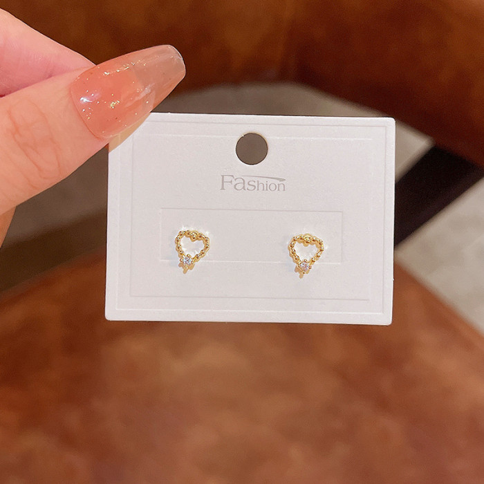 Hollow Korean Sweet Love Heart Stud Earring Black Tiny Heart Girlfriend Gift Cute Jewelry
