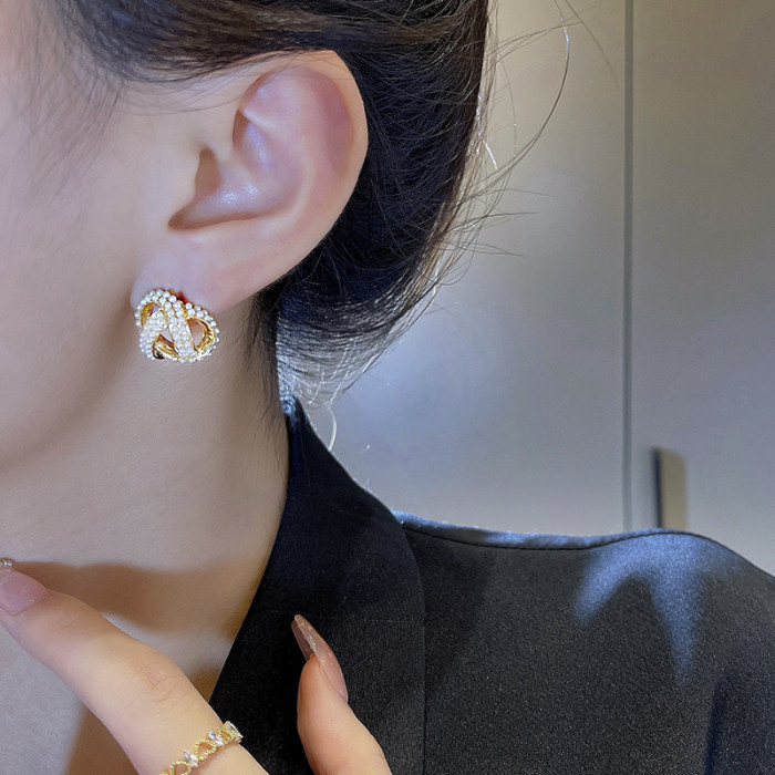 Korean Simple Temperament Imitation Pearl Small Stud Earrings for Women Girl Fashion Beautiful Jewelry Accessories