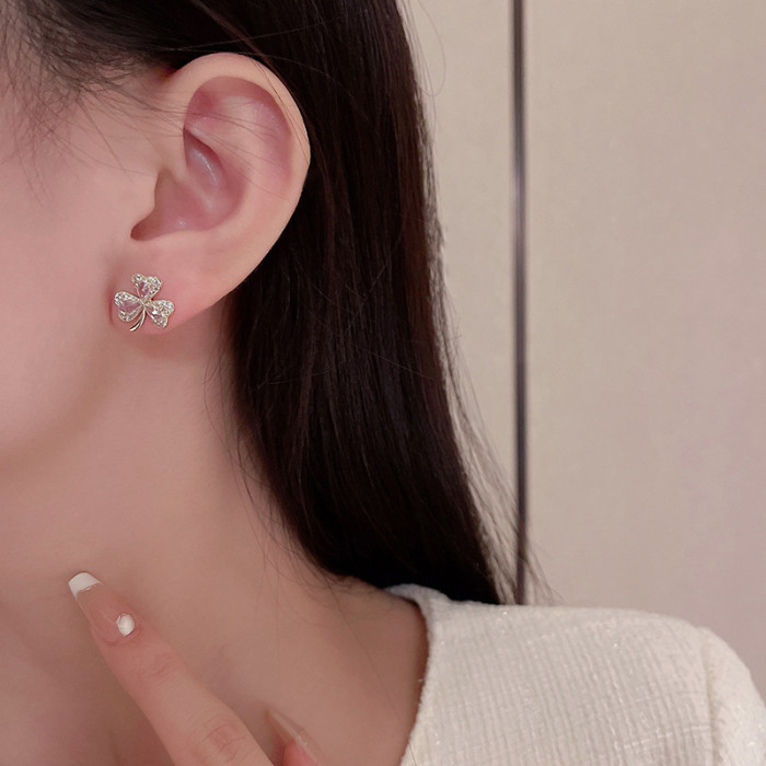 New Korean Luxury Crystal Zircon Stud Earring for Women Heart Christmas New Year Jewelry
