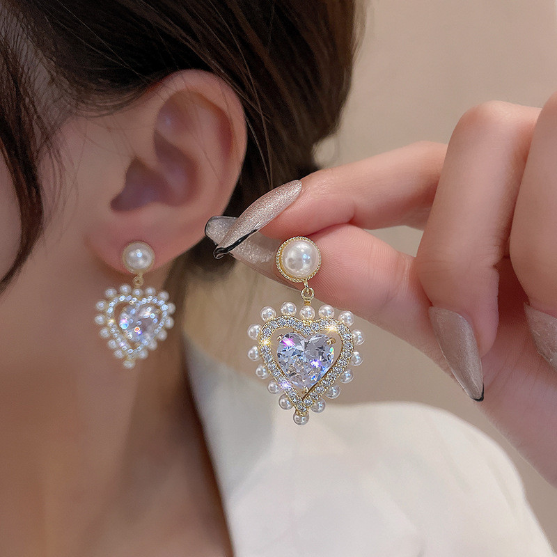 Exquisite Heart Shape Stud Earrings for Women Shining CZ Zircon Pearl Girl Temperament Jewelry
