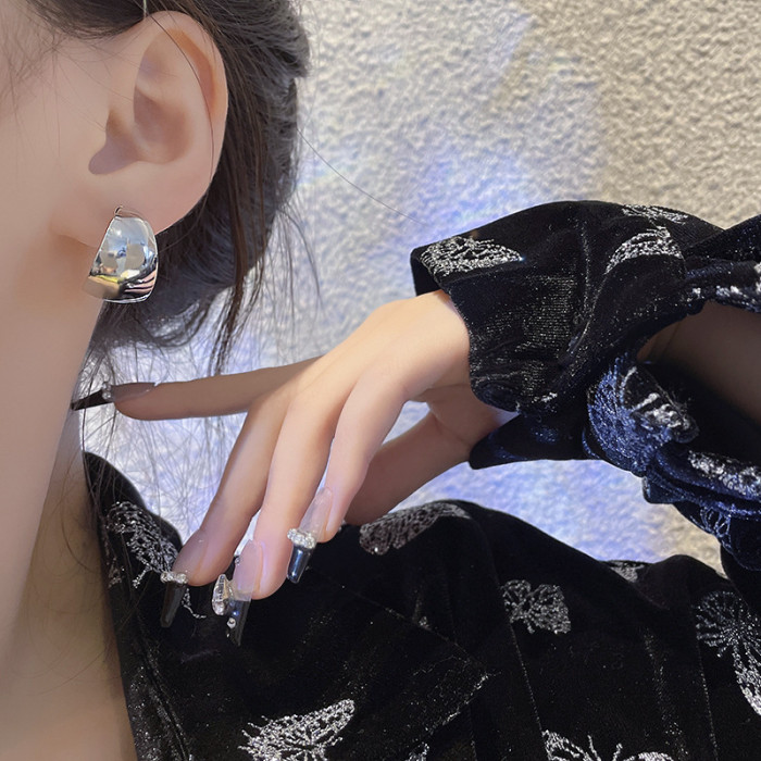 New Korean Silver Ball Shape Hoop Earrings for Women Geometric C Shaped Ball Ear Stud Girls Trend Party Travel Jewelry Gifts