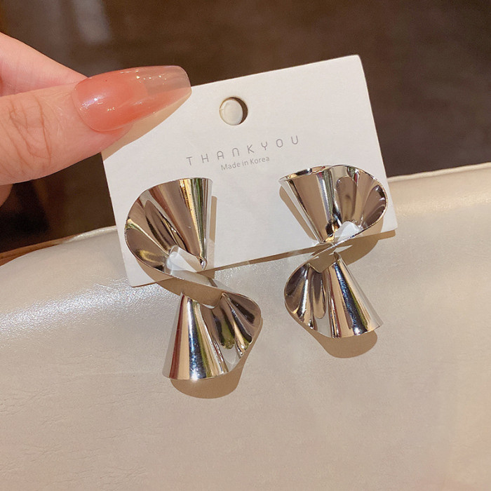 Fashion Jewelry Geometric S shape Stud Earrings For Women Creative Ear Irregular Metal Earrings