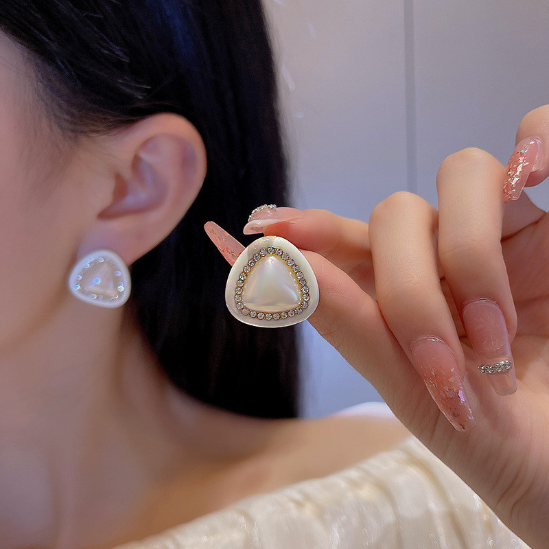 New Arrival Big Geometric Triangle Stud Earrings for Women Pearl Ear Studs Elegant Party Jewelry Gifts