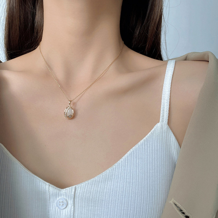 Delicate Titanium Steel Tulip Pendant Necklace For Women Fashion Elegant Gold Color Chain Classic Wedding Jewelry