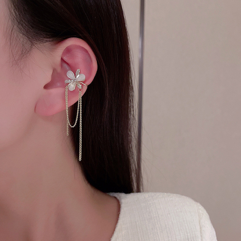 Korean Fashion White Flower Clip Earrings for Women Girls Trendy Long Tassel No Piercing Ear Cuff Jewelry Gifts