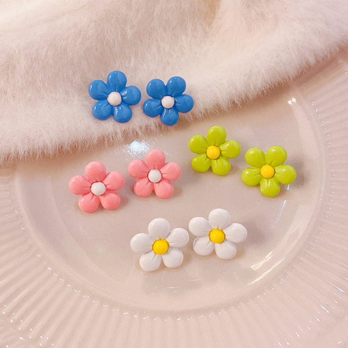 Flower Daisy Stud Earrings for Women Jewelry Sweet Candy Petal Yellow White Pink Green Color Korean Holiday Accessories