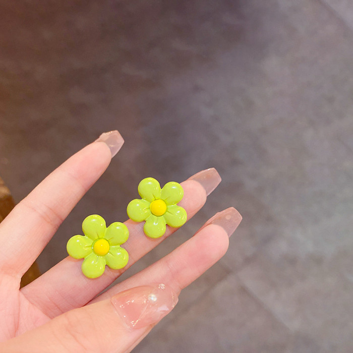Flower Daisy Stud Earrings for Women Jewelry Sweet Candy Petal Yellow White Pink Green Color Korean Holiday Accessories