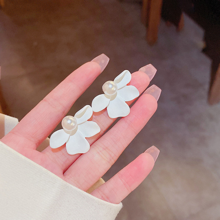 Petals Temperament Cute Small Flower Earrings Female Jewelry Fashion Jewelry Gift