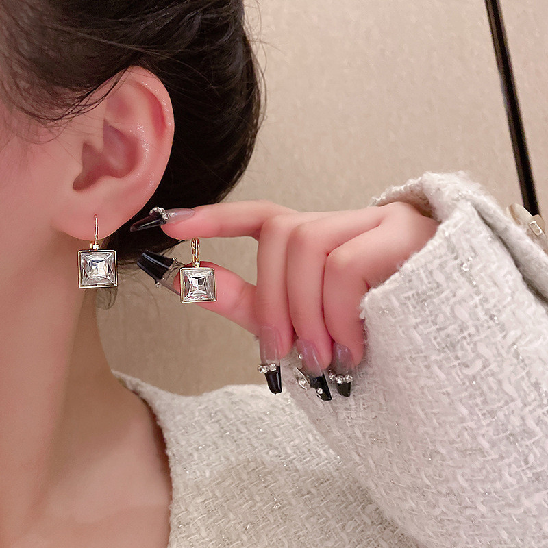 Luxury Female  Crystal Cute Gold Color Small Clip Earrings Dainty Square Zircon Wedding Jewelry for Women