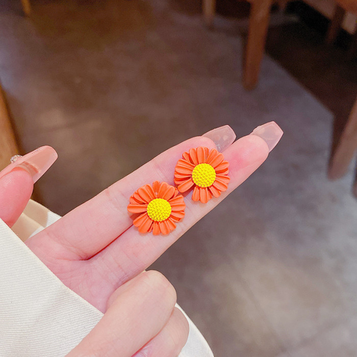 Daisy Flower Earrings Korean Jewelry Cute Flower Small Stud Earrings For Women 2021 New Fashion Sweet