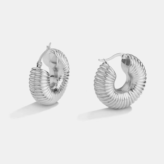 Titanium Steel 18K Hollow Thread Earrings Trend Women's Fashion Metal Retro Ear Clip Hoop Earring