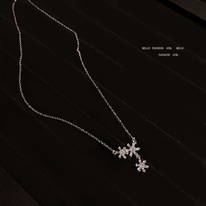 New AAA Zircon Snowflake Pendant Necklaces For Women Gift Choker Jewelry