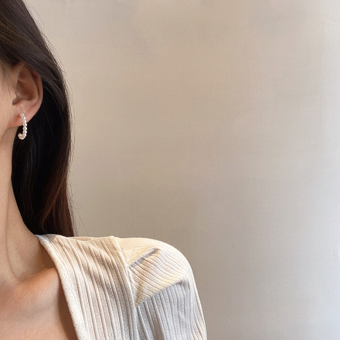 Women Hoop Earrings Fashion Designer Imitation Stone  Pearl C Shap Earrings  Ear Hoop Earrings Wholesale