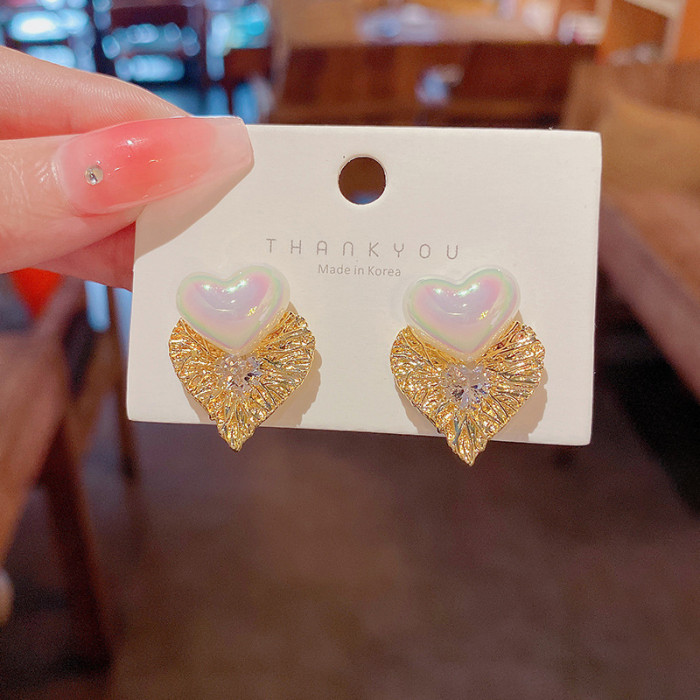 2022 Korean Vintage Irregular Pearl Love Heart Stud Earrings for Women Fashion Punk Jewelry