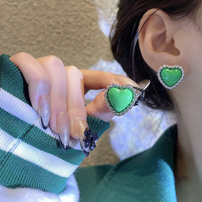 Vintage Cute Green Color Love Heart Earrings for Women Girl Small Love Heart Stud Earrings Statement Party Jewelry