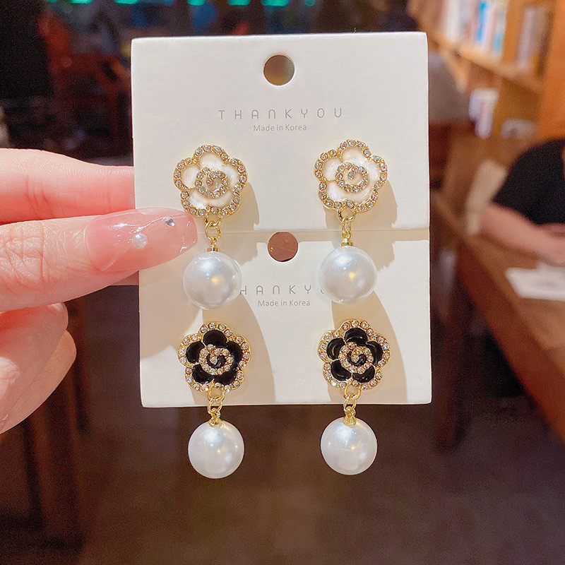 Korean New Design Fashion Jewelry Hollow Black White Camellia Pearl Pendant Earrings Elegant Women's Daily Work Accessories