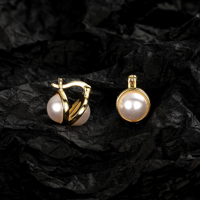 New French Temperament Ear Clip Earrings Double Sided Pearl Ear Buckle Women's Retro Earrings Light Luxury Palace Style Jewelry