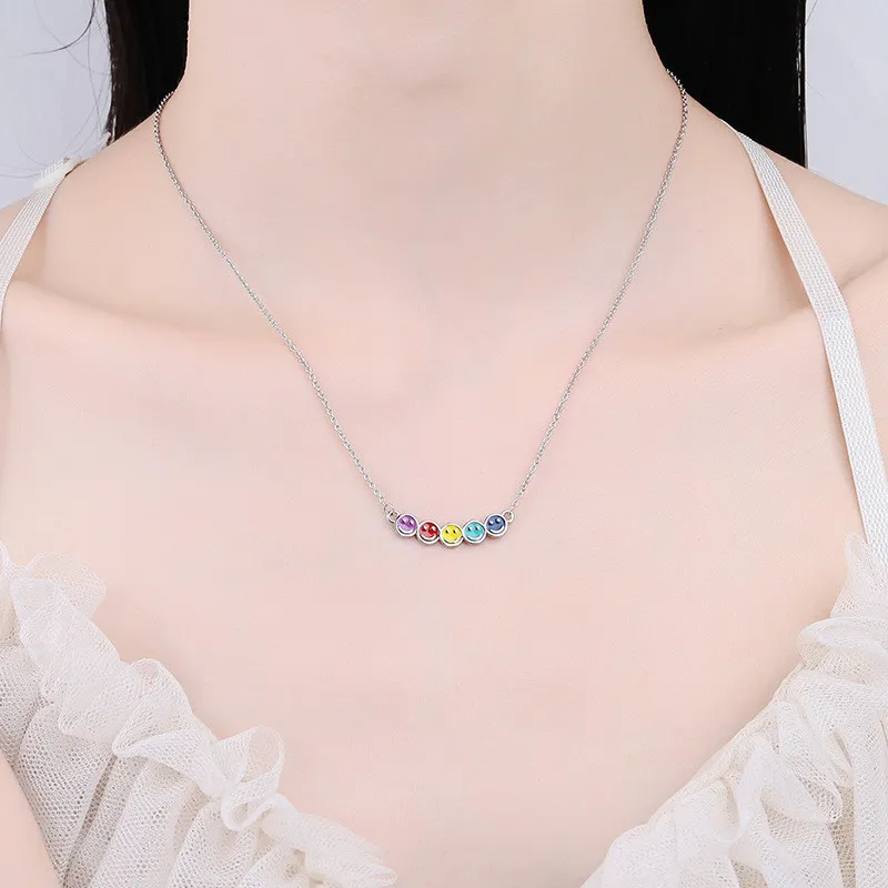 New Fashion Simple Smiling Face Dangle Necklace Cute Coin Round Enamel Necklace for Women Party Jewelry Girl Gift Accessories 577