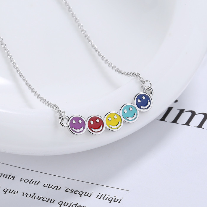New Fashion Simple Smiling Face Dangle Necklace Cute Coin Round Enamel Necklace for Women Party Jewelry Girl Gift Accessories 577