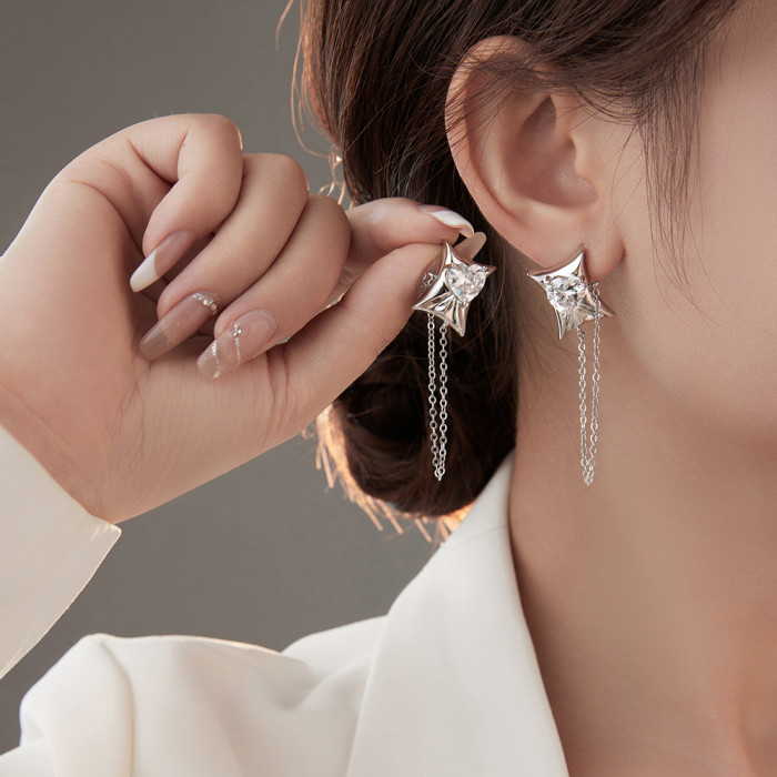 Loving Heart Zircon Ear Clip Earrings for Women Niche Design High Class Elegant Personality Chain Earrings