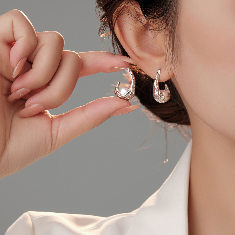 Irregular Texture Pleated Pearl Stud Earrings Simple Original Design Geometric Personalized Earrings Jewelry