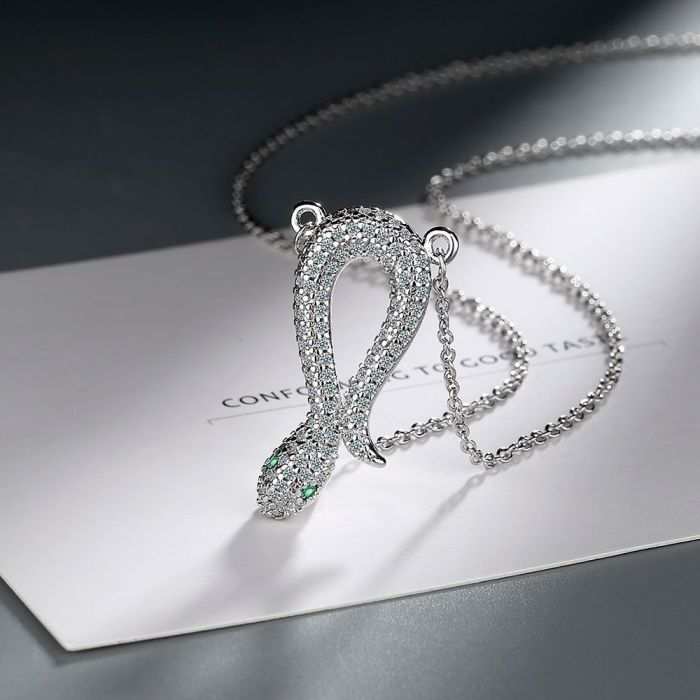 Full Zirconium Diamond Snake Necklace Ins Short Clavicle Chain Simple Year of Snake Pendant Female Necklace for Women  587
