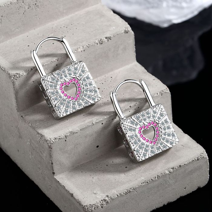 Red Zirconium Diamond Love Small Lock Earrings Hollow Love Simple Fireworks Peach Heart Ear Clips Earrings Earrings for Women 748